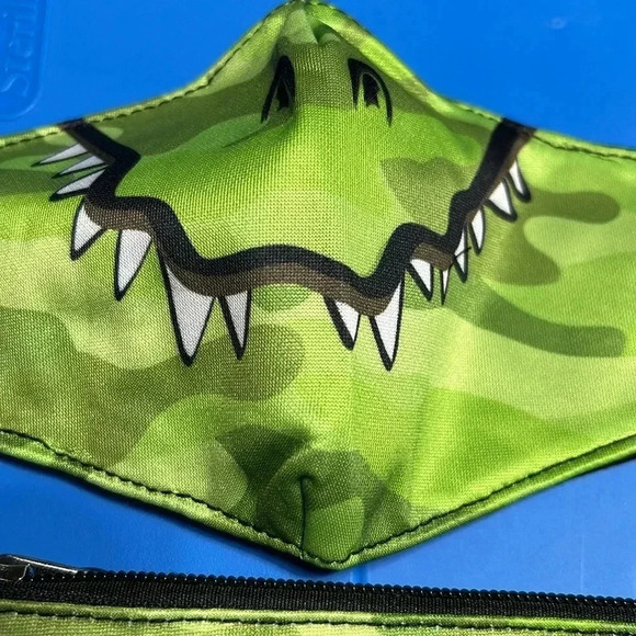 Omg accessories kids dinosaur mouth face mask and pouch - Picture 2 of 8